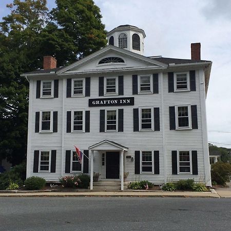 Hunters Grille And Tap At The Grafton Inn Exterior foto