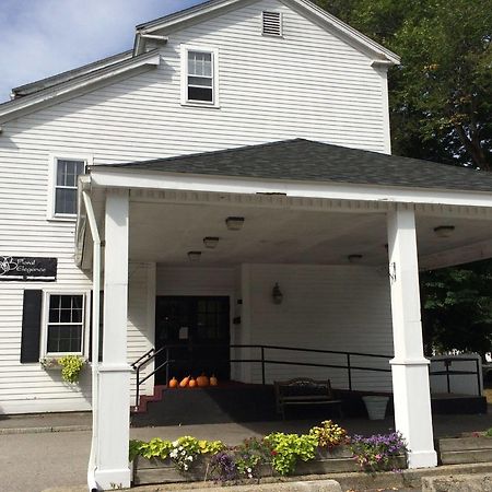 Hunters Grille And Tap At The Grafton Inn Exterior foto